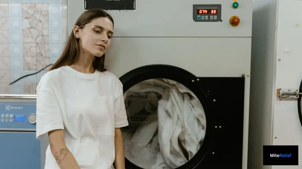Washing bedding at 60°C to reduce dust mite buildup